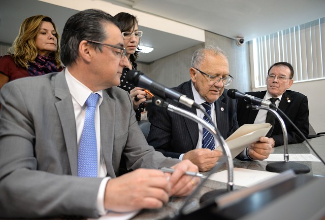 O deputado João Magalhães (à esquerda) será o presidente da comissão que vai analisar o veto do governador