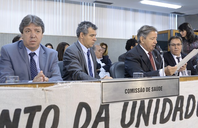 Tarcísio Dayrell Neiva (à direita) disse que as melhorias custariam R$ 11 milhões