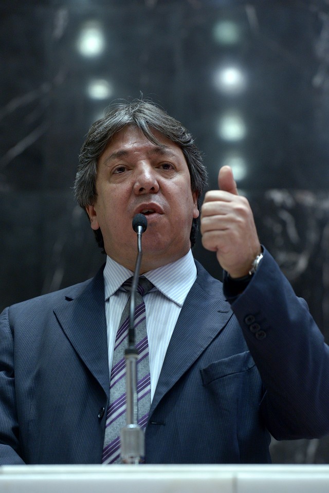 Antônio Jorge listou benefícios que as privatizações trariam para os cidadãos mineiros