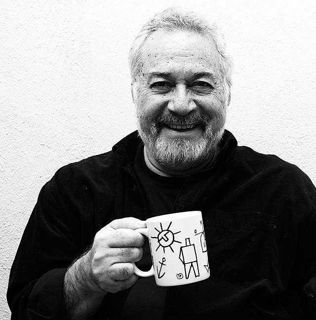Cantor e compositor apresenta músicas que falam do amor, da vida e da humanidade