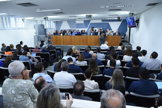 Assembleia Fiscaliza - Comissão de Transporte, Comunicação e Obras Públicas - debate sobre a desativação de trecho ferroviário no Norte de Minas