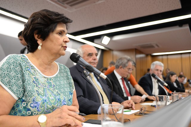 Ana Belo (à esquerda) reconheceu alguns avanços para a categoria conquistados na atual gestão