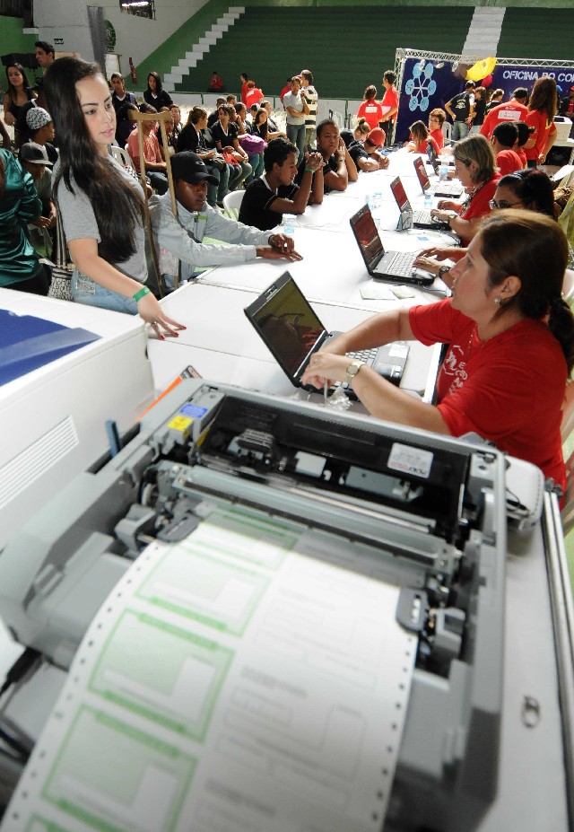 Equipe do TRE emitiu títulos de eleitores na hora