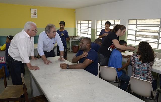 A comissão está fazendo uma série de visitas a escolas especiais, como a E. E. Pestalozzi, em BH