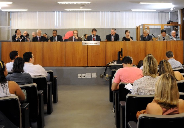 A reunião, requerida pelo deputado Durval Ângelo, contou também com a presença de diversas personalidades envolvidas na elucidação do caso