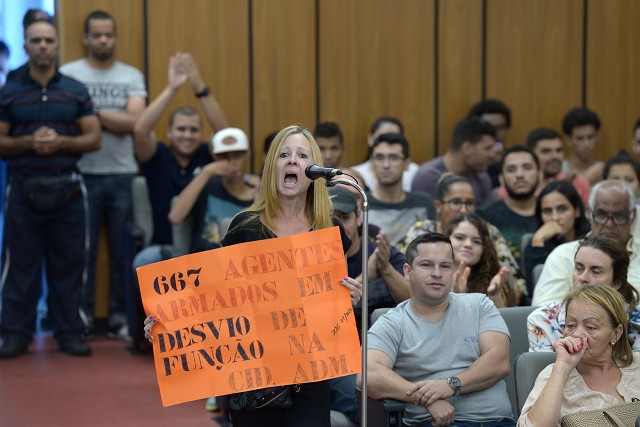 Únicos trabalhadores da segurança pública de Minas que não contam com uma norma regulamentadora, servidores protestaram no Auditório José Alencar