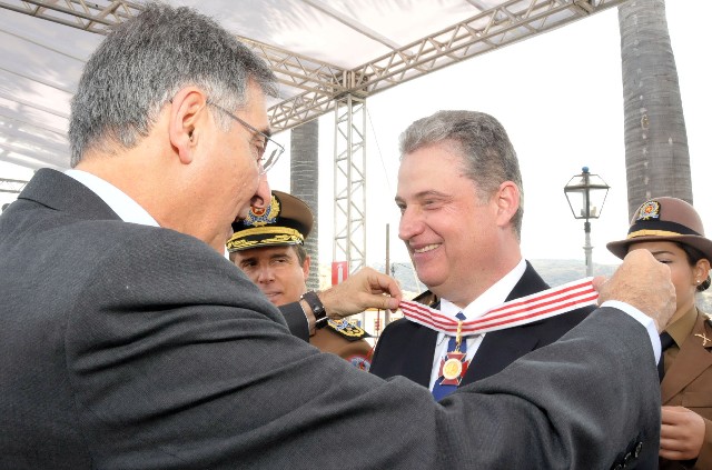 O deputado Adalclever Lopes ressaltou, em seu discurso, a fase de harmonia entre os Poderes Legislativo, Executivo e Judiciário