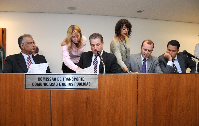 Além de debate público sobre o setor de transportes no Estado, deputados aprovaram duas audiências