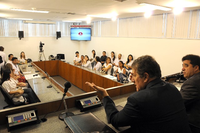 O presidente da comissão convocou outras reuniões para dar continuidade à discussão