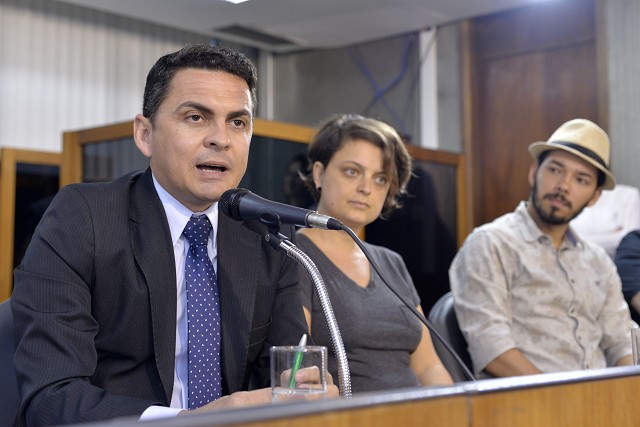 O secretário de Estado adjunto de Cultura, João Batista Miguel (à esquerda), mostrou-se preocupado com a desconstrução das expressões artísticas