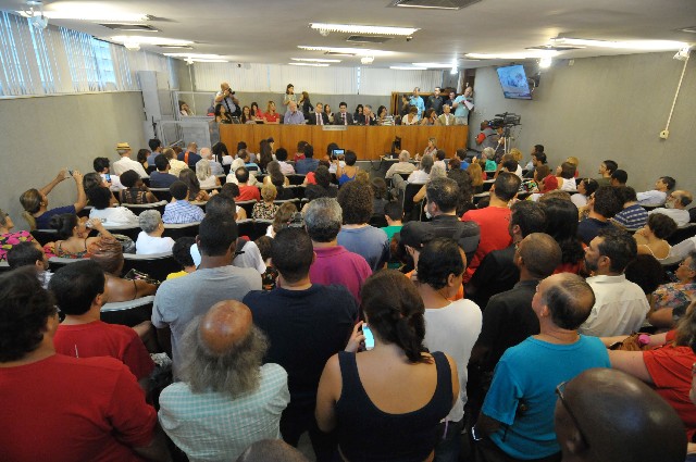 Participantes lotaram o Auditório da Assembleia na audiência que discutiu o fortalecimento da democracia
