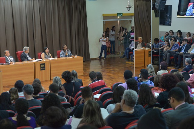 O seminário, realizado na Escola de Direito Dom Helder Câmara, em Belo Horizonte, é promovido pelas Secretarias de Estado de Direitos Humanos e de Educação