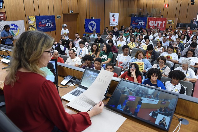 Debate público: Privatização na rede estadual pública de educação e os impactos para a comunidade escolar (manhã)