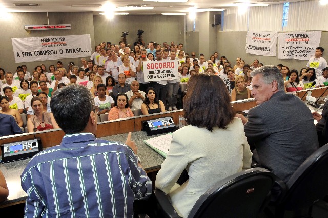 Feirantes lotaram o Auditório da Assembleia para acompanhar a reunião