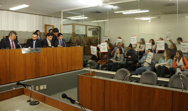 Servidores do Ministério Público acompanharam a reunião na manhã desta quarta (22)