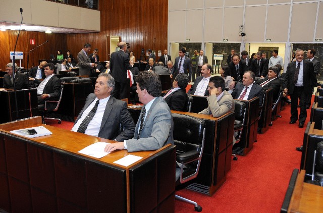 Proposição foi aprovada em 1º turno pelo Plenário na tarde desta quarta (25)
