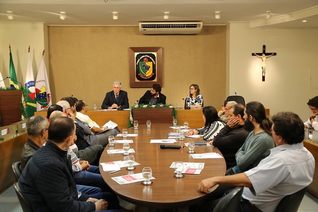 Comissão Extraordinária de Acerto de Contas entre Minas e a União - visita à Câmara Municipal de Viçosa