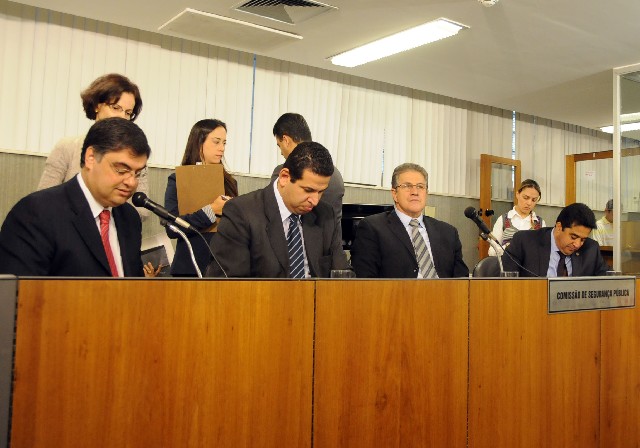 Várias proposições foram apreciadas pelos deputados na reunião desta quarta-feira (21)