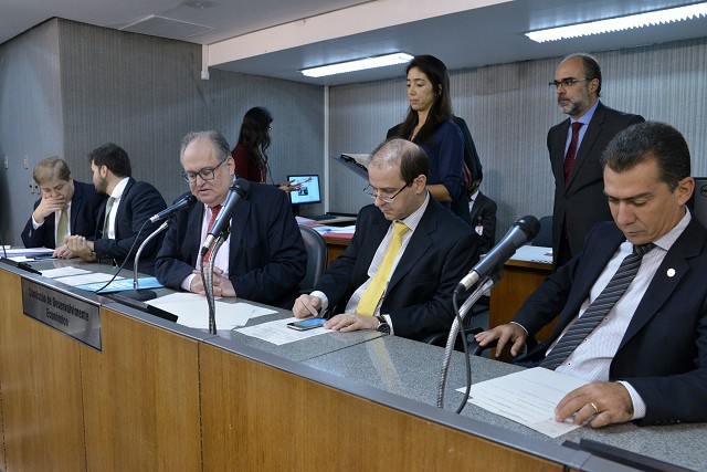 Entre as modificações propostas pelo projeto estão os conceitos de microempresa, empresa de pequeno porte e microempreendedor