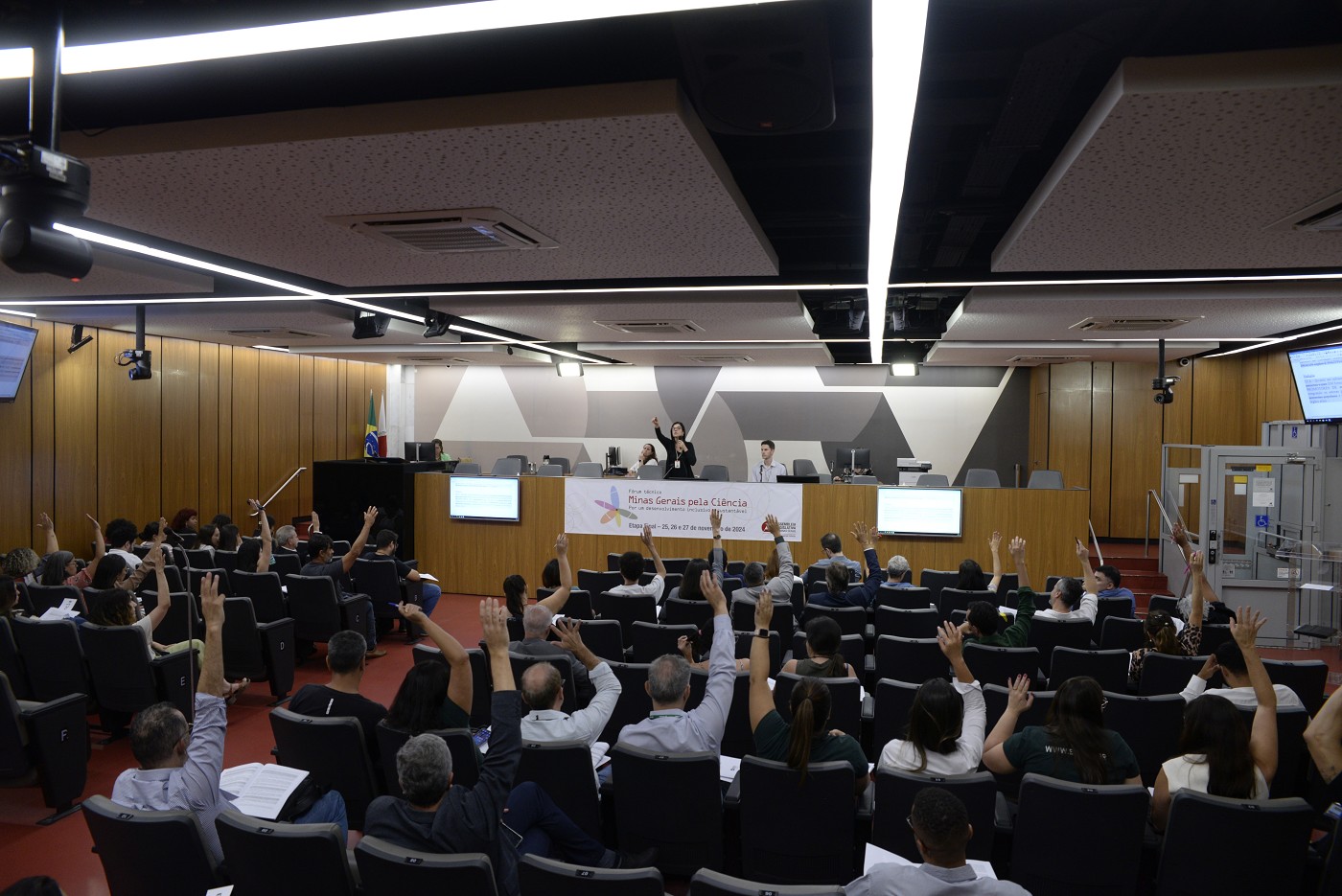 Fórum Técnico Minas Gerais pela Ciência - Por um desenvolvimento inclusivo e sustentável - Belo Horizonte - Etapa Final - Grupos de Trabalho - Tarde