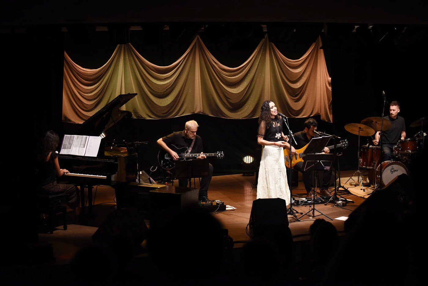 Zás - Marina Ferraz - Lançamento do álbum Sustento