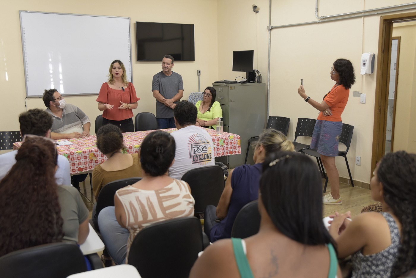 Comissão de Educação, Ciência e Tecnologia - visita ao Centro Estadual de Educação Continuada (Cesec) Clemente de Faria, em Contagem