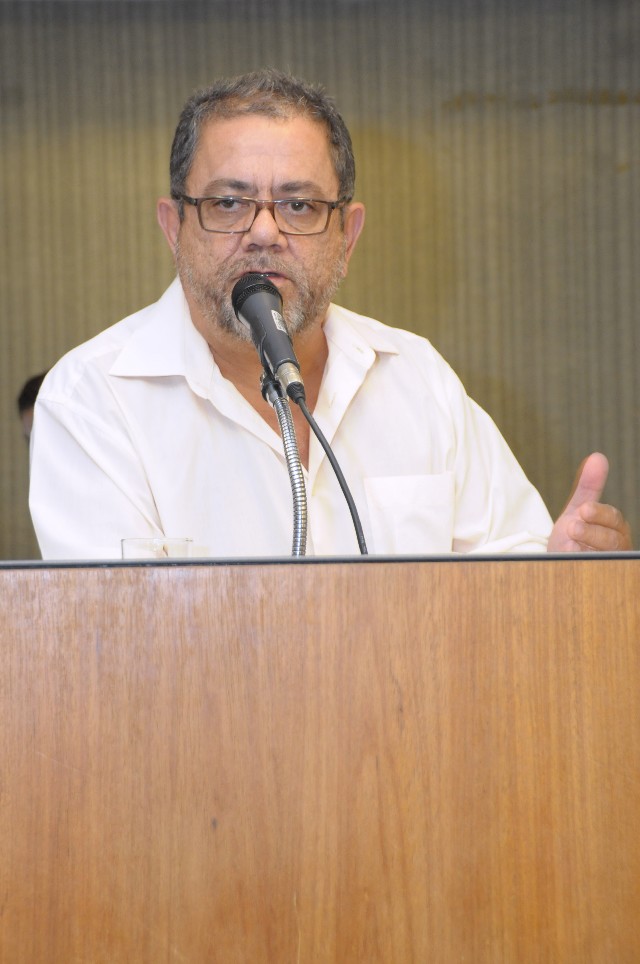 Segundo Luiz Carvalho, o governo teve muitos problemas para aplicar a nova política