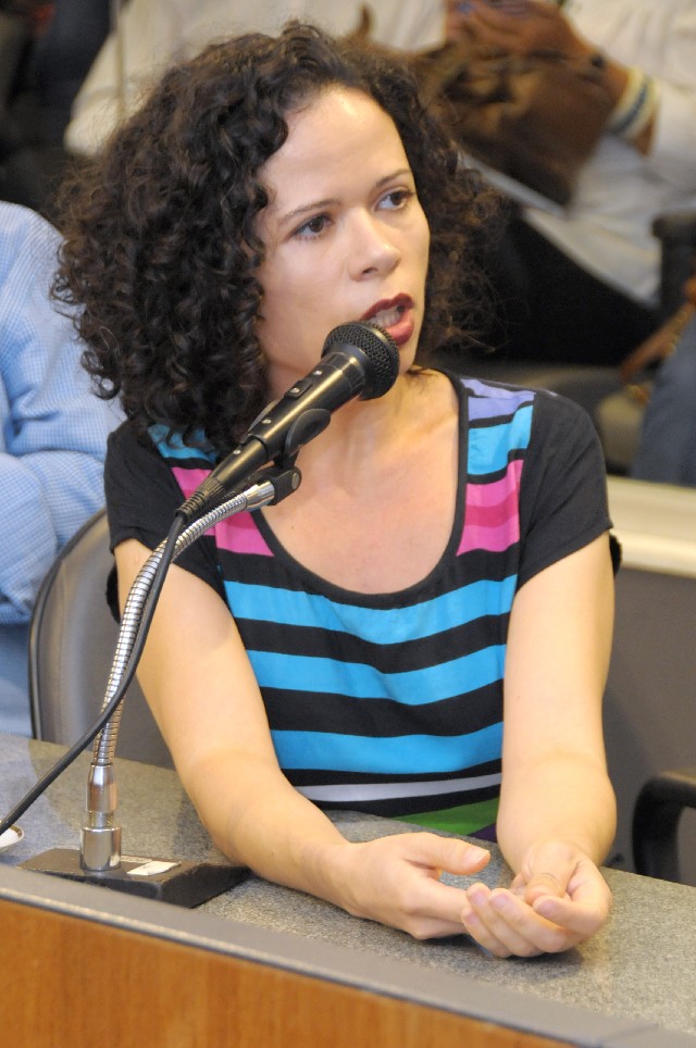 Para Nadiella Monteiro, é preciso criar centrais de abastecimento