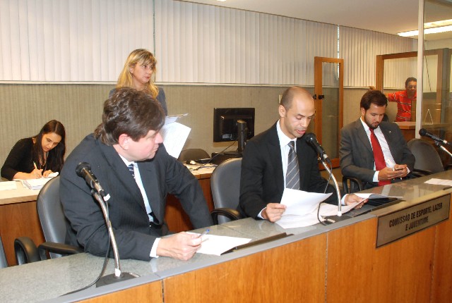 Durante a reunião, Marques Abreu fez leitura do relatório sobre visita feita ao Centro de Treinamento da UFMG