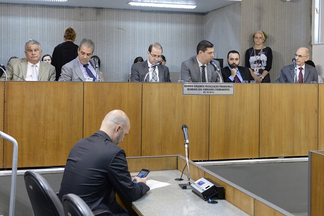 A discussão e a votação do parecer sobre o PL 4.666/17 foram marcadas por embate entre parlamentares da base do governo e da oposição