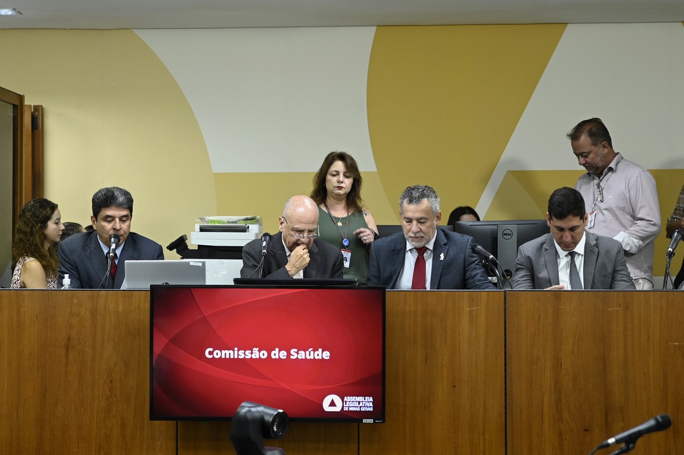 Assembleia Fiscaliza - Comissão de Saúde - apreciação do relatório final