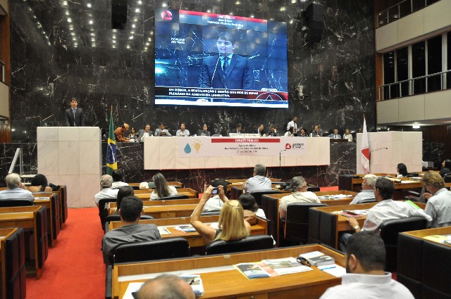 Participantes do debate público ressaltaram a importância de seguir as propostas elaboradas no Seminário Legislativo Águas de Minas III