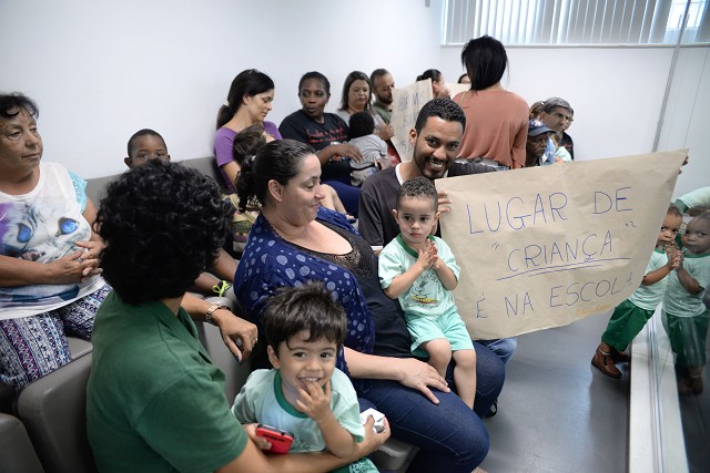 Crianças atendidas no centro infantil e seus familiares acompanharam a audiência pública