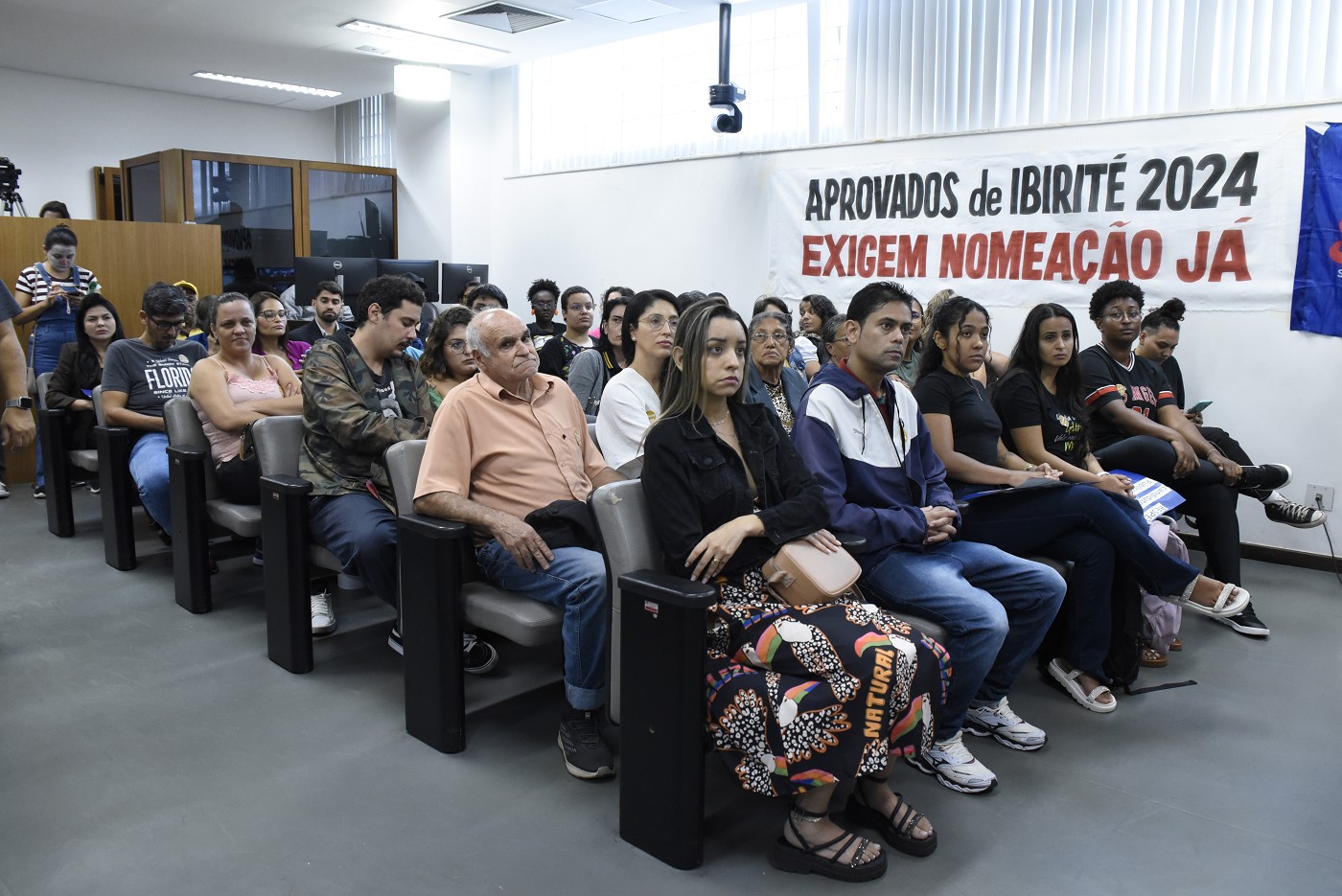 Comissão de Educação, Ciência e Tecnologia - debate sobre a homologação de concurso em Ibirité