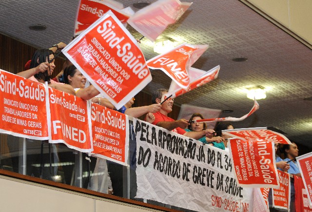 Servidores da Saúde acompanharam a Reunião Ordinária desta terça (20)