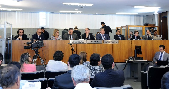 Representantes do Executivo explicam quais os gastos feitos em suas respectivas áreas