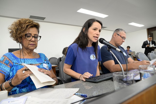 Segundo Lídia de Lima Prata (centro), existem mais crianças com autismo do que com diabetes