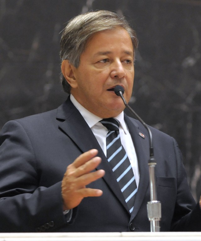 Carlos Pimenta avaliou negativamente o programa Mais Médicos, do Governo Federal