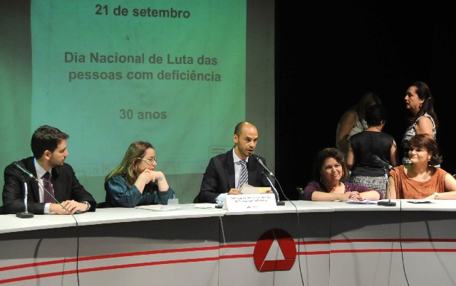 O histórico de luta das pessoas com deficiência foi discutido em audiência pública nesta quarta-feira (19)