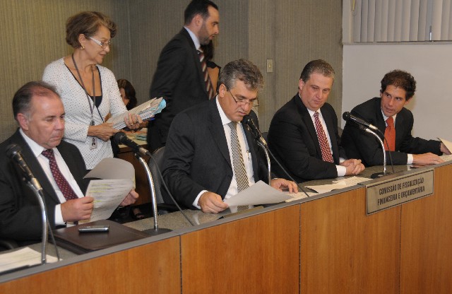 Comissão de Fiscalização Financeira se reuniu na noite desta quarta (4)