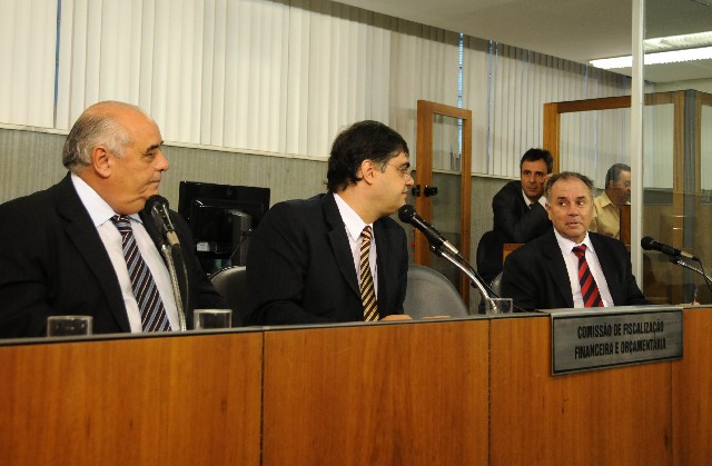 Dalmor Ribeiro Silva (1º esquerda) foi relator do PL 3.451/12