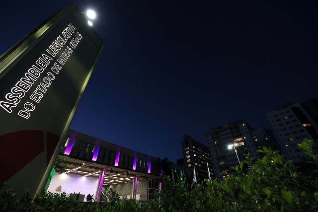Laços da Consciência - Iluminação em homenagem ao Dia Mundial das Doenças Raras