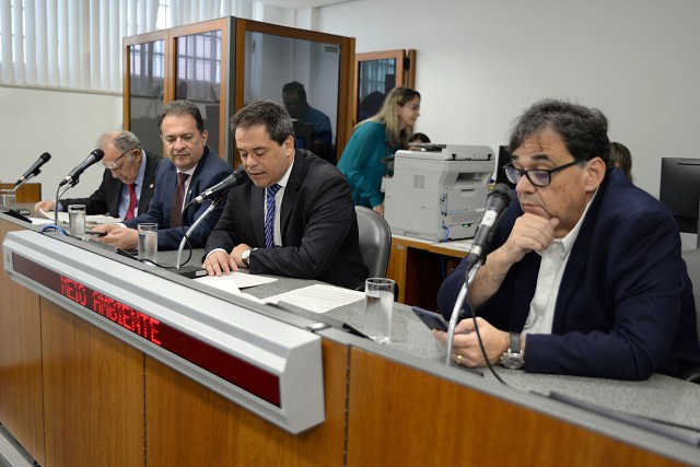 Comissão aprovou seis requerimentos para a realização de reuniões com convidados