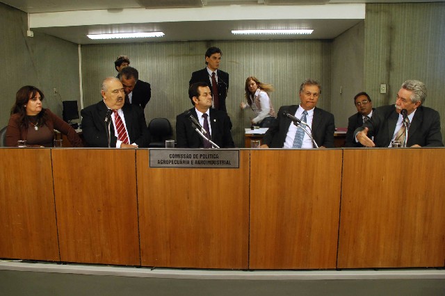 Para os deputados, edição de nova lei permitirá regular produção de vários tipos de queijo