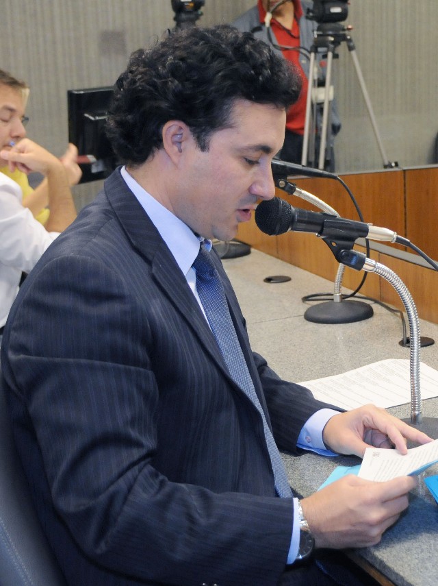 O relator, deputado Cristiano Silveira, opinou pela aprovação da matéria