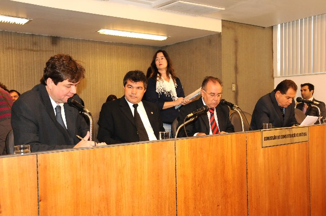 André Quintão (à esq.), responsável pela relatoria, apresentou sete emendas ao projeto