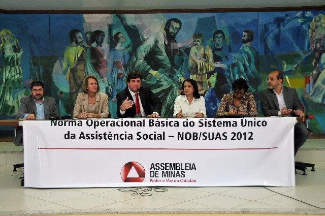 Cerca de 200 pessoas participam de debate sobre Norma Operacional Básica do Suas nesta quinta-feira