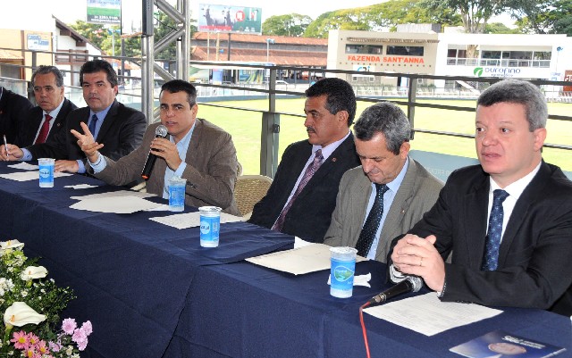 Parlamentares defenderam o reconhecimento de instituições que defendem os interesses do homem do campo