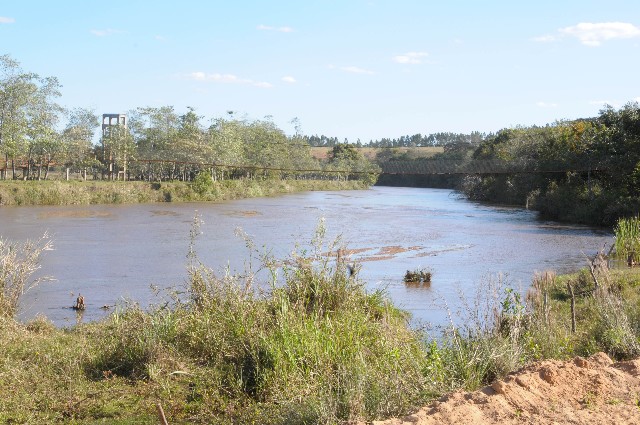 Comissão verificou a situação do Rio Pará, em Carmópolis de Minas, que estaria sendo afetado pela atividade de extração de areia e revolvimento de sedimento