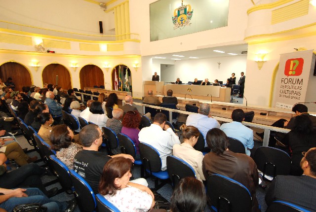 Encontro ocorreu na Câmara Municipal e reuniu gestores e lideranças envolvidas com o setor cultural